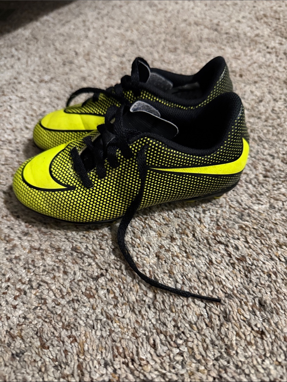 Nike Kids' Neon Yellow and Black Soccer Sneakers